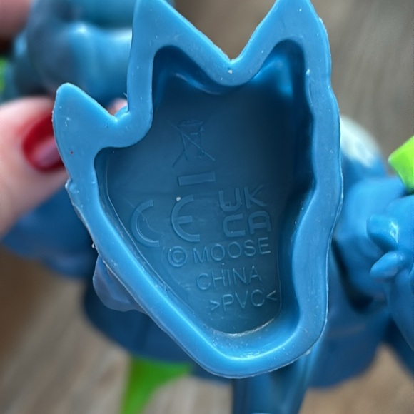 Beast Lab Shark Beast Creator Experiment Action Figure Toy, 7-1/2”. Blue, Green. - Picture 10 of 11